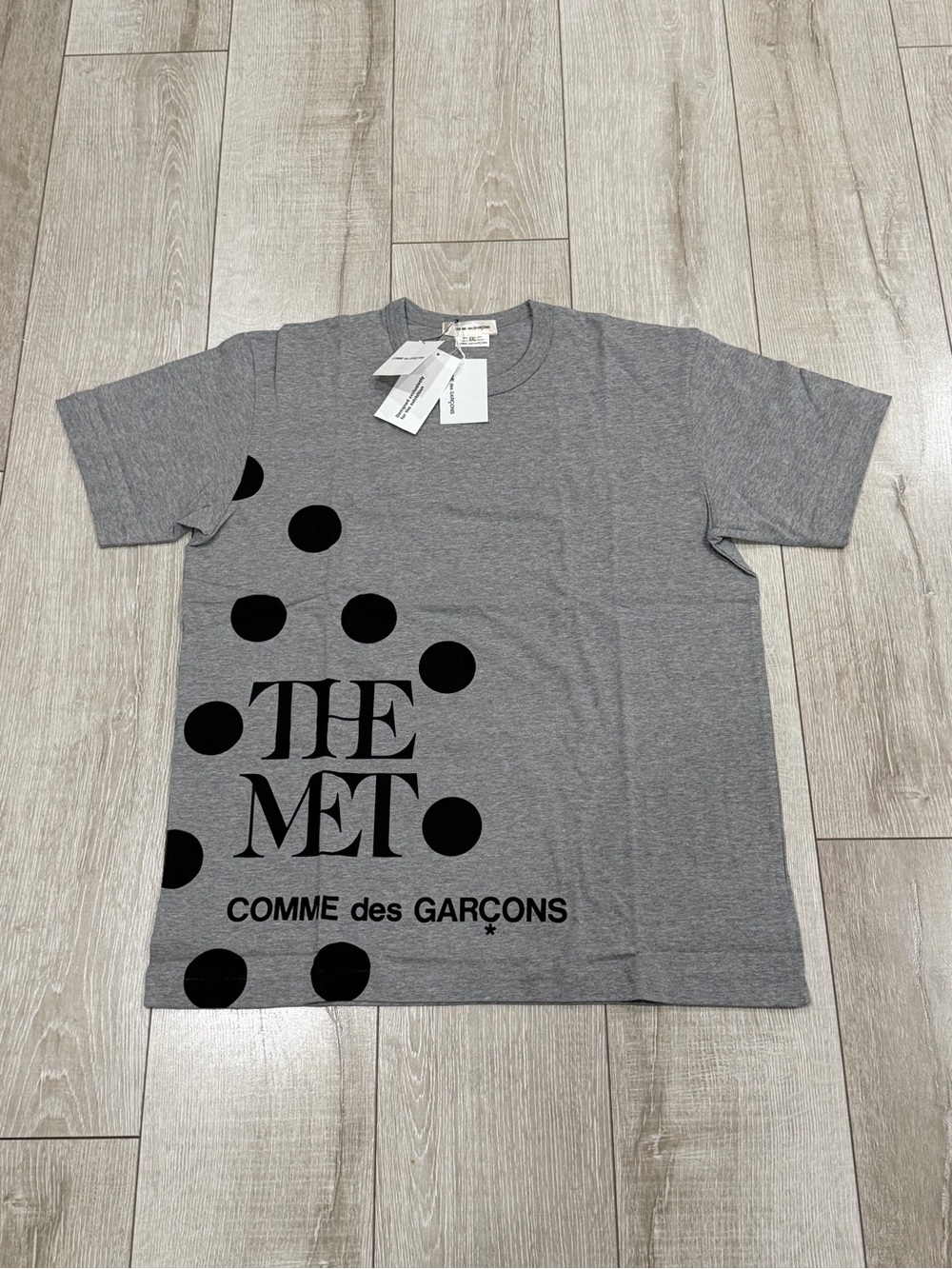 Comme des Garcons Gray Graphic 'THE MET' Polka Dot t shirt men 2xl
